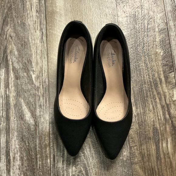 Clarks Women's Classic Black Heels Size 6W - Picture 12 of 12